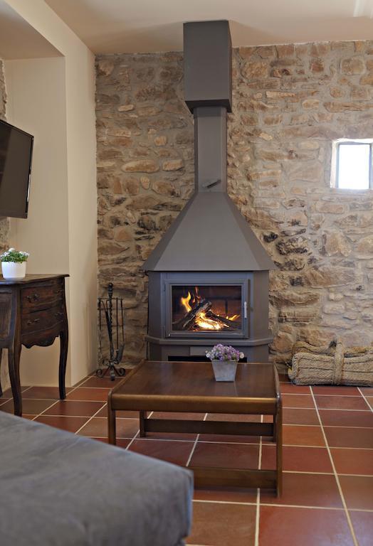 Masia Ca L'Anima Hotel La Baronia de Rialb Habitación foto